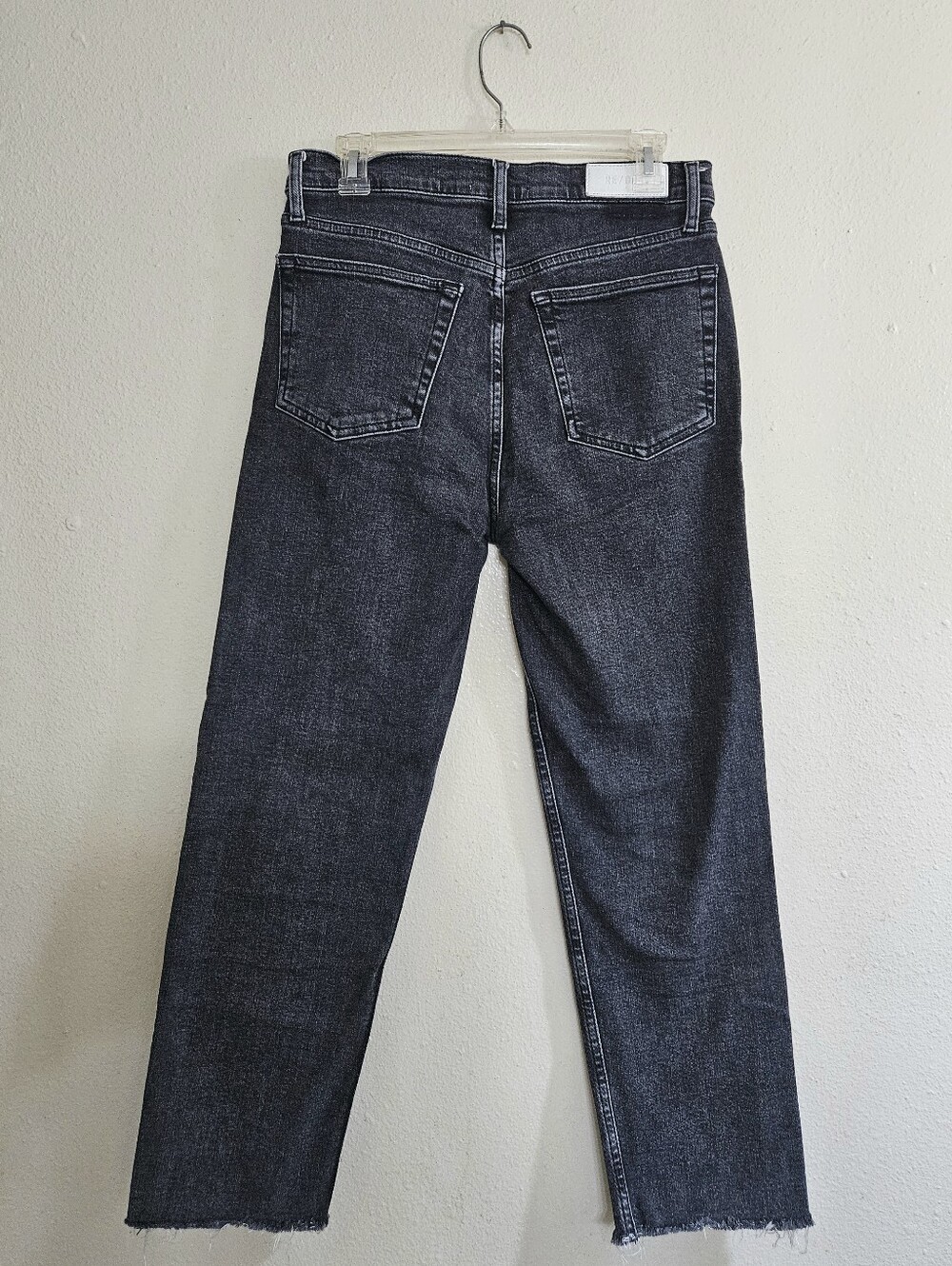 RE/DONE Jeans 70s Stove Pipe Distressed Jeans In Stoned Noir - Picture 6 of 8